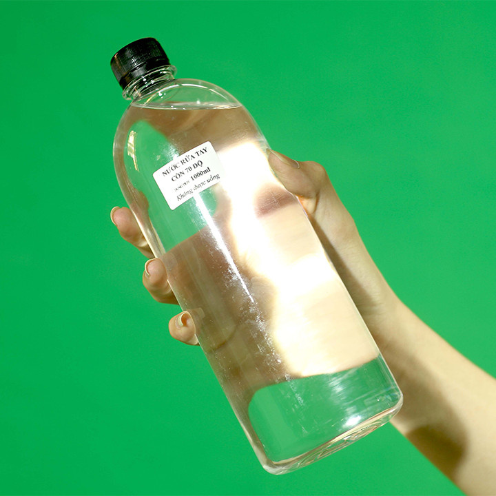 Nước rửa tay sát khuẩn cồn 70 Độ KHÔNG PHA TẠP CHẤT dung tích 1000ml - KHÔNG KÈM VÒI XỊT | BigBuy360 - bigbuy360.vn