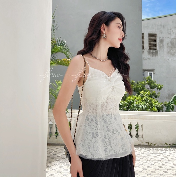 Áo ren trắng hai dây xoắn ngực đuôi tùng xòe bánh bèo, quyến rũ - NINA