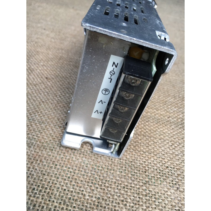 Nguồn Omron24v-4.5A