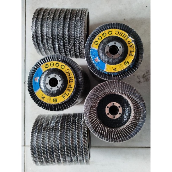 1 cái nhám xếp dày đủ size