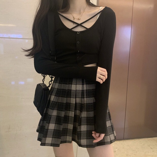 [Ảnh thật] Áo croptop chéo dây len tăm dài tay dáng ôm