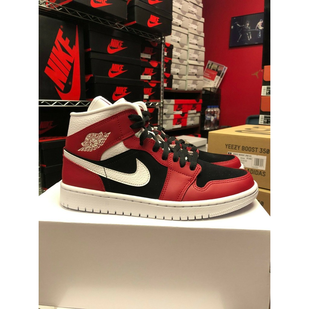 Giày Jordan 1 Mid Chicago Flip