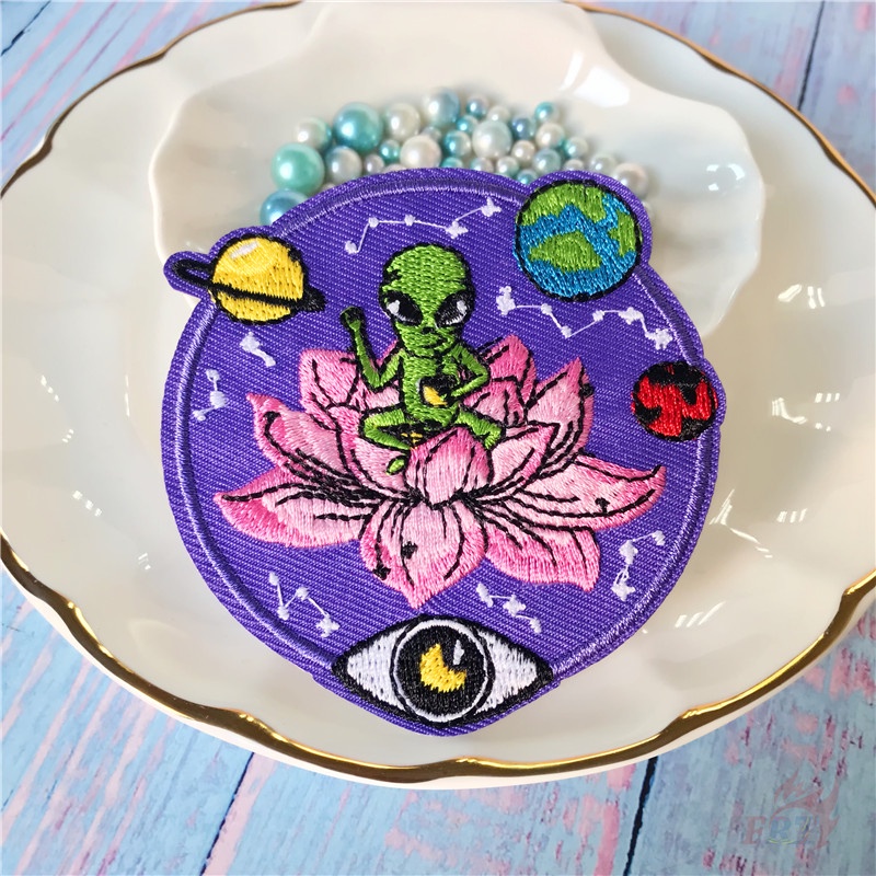 1 Sticker Ủi Thêu Hình Người Ngoài Hành Tinh