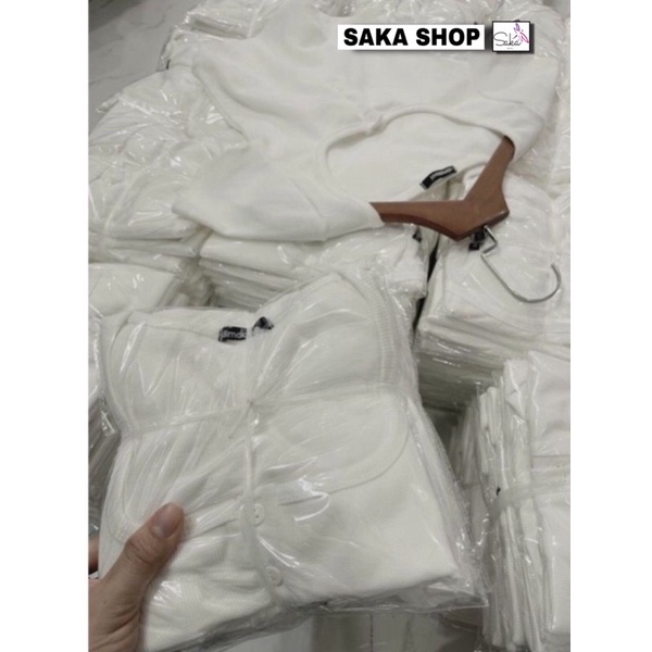 Áo croptop nữ thun tay ngắn vạt bầu nút sắt màu trắng