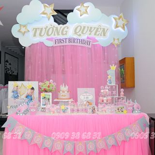 ( may sẵn) vây bàn và rèm voan hồng và xanh trang trí sinh nhật
