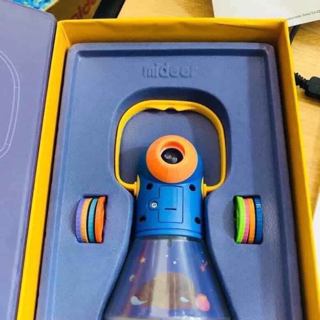 Đèn pin kể chuyện