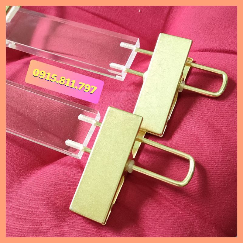 Móc treo quần áo - kẹp mika đầu kẹp mạ vàng siêu xinh và sang chảnh cho shop thời trang màu trong suốt,kích thước 30cm