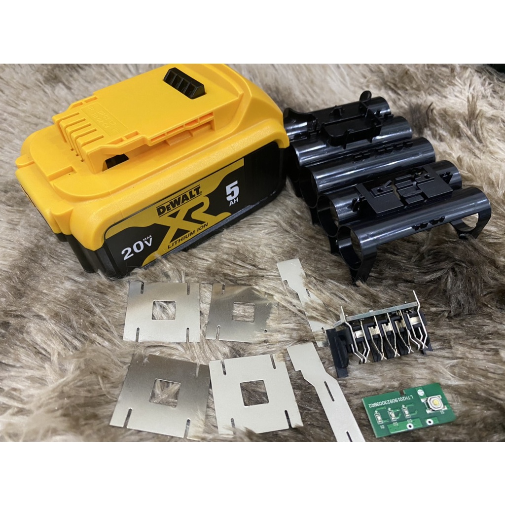 Vỏ, mạch pin Dewalt 18V Li-ion 3.7V 2 hàng  có led báo pin, nhận sạc zin.