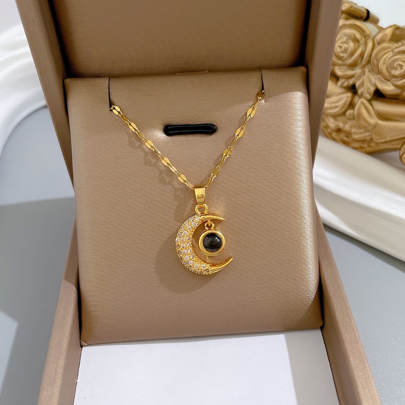 Vòng cổ Thép Titan Mạ Vàng 18K Mặt Trăng 100 Ngôn Ngữ I Love You Ngăn Dị Ứng Thời Trang Cho Nữ