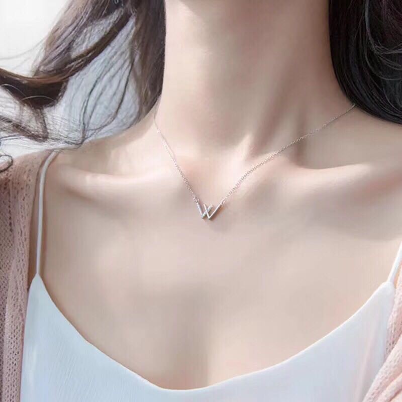 Vòng cổ nữ chữ W siêu sang VC27