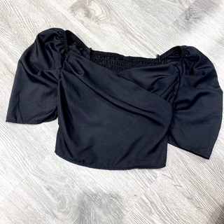 Croptop cổ chéo tay bồng