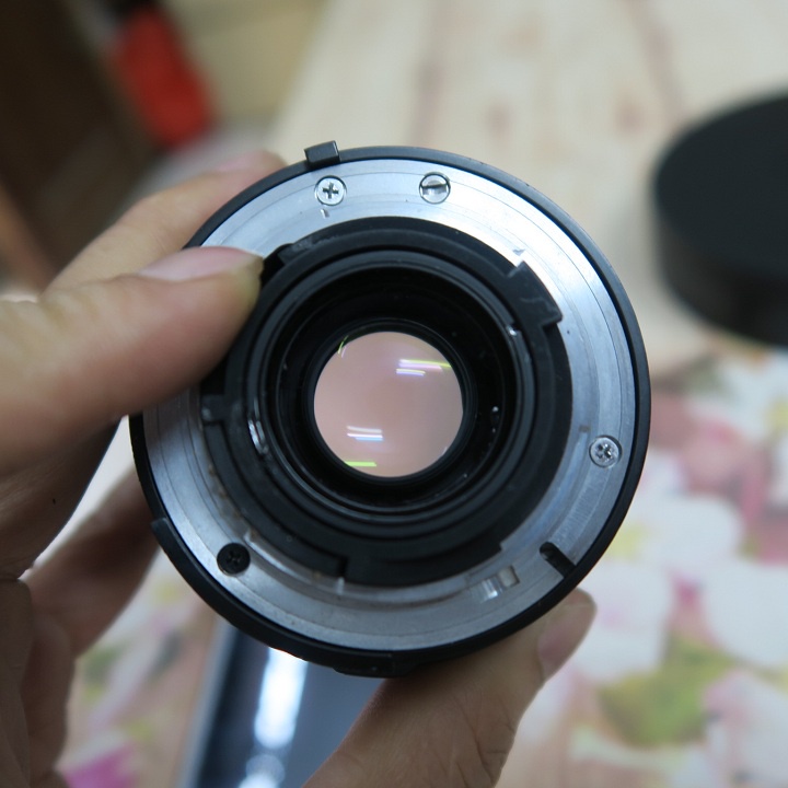 Ống kính Nikon D 60f2.8 Micro (ống kính chân dung và macro)