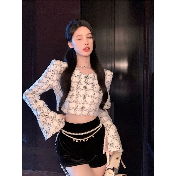 Set áo dạ Tweed kẻ ô và quần cạp cao phối dây xích