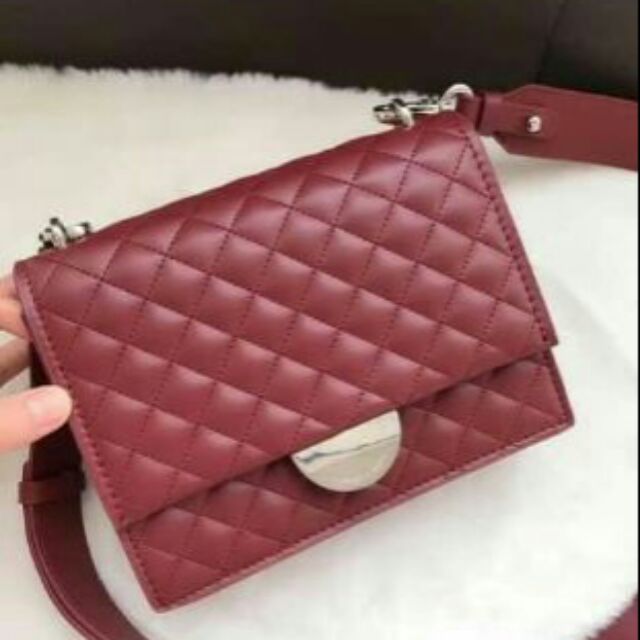 Túi ví nữ C.N.K Quilted Crossbody Bag chính hãng