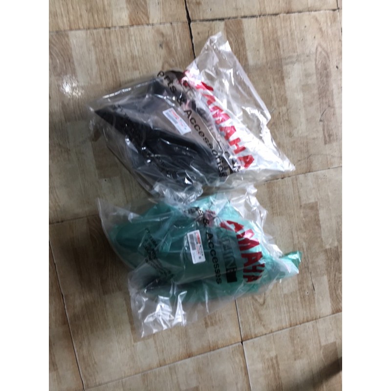 2 ốp yếm R15v3 zin chính hãng