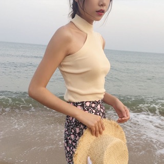 Áo dệt kim khoét lệch vai