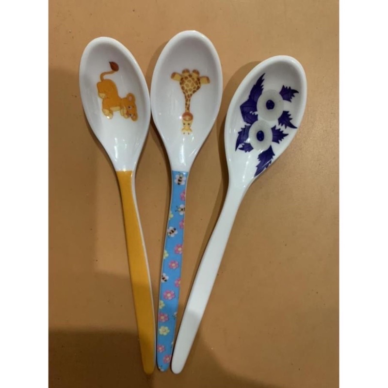 Thìa phíp nhựa ăn dặm cho bé