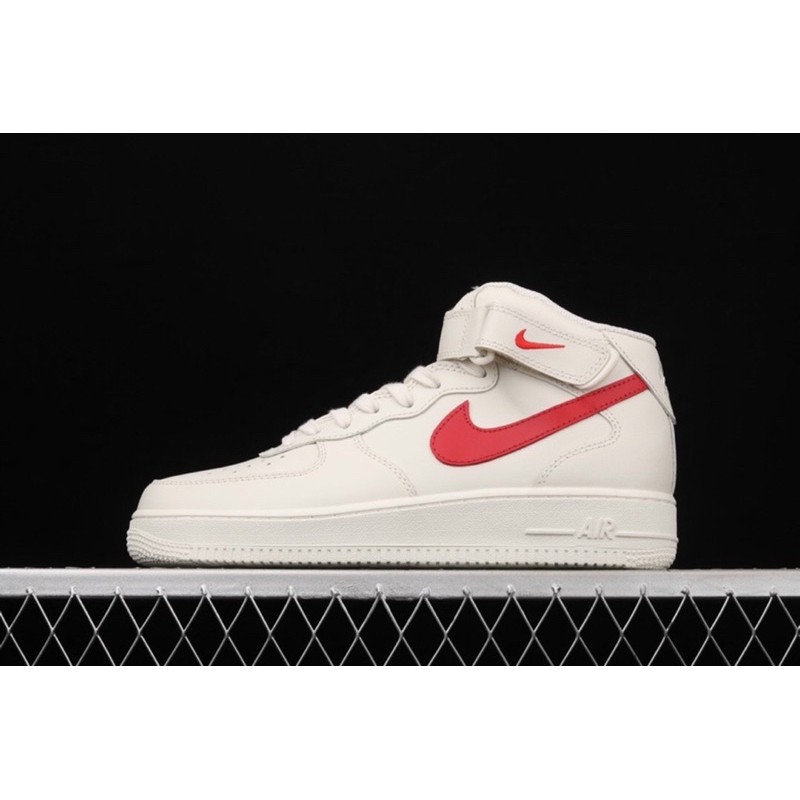 Giày Nike Air Force 1 Mid trắng sọc đỏ