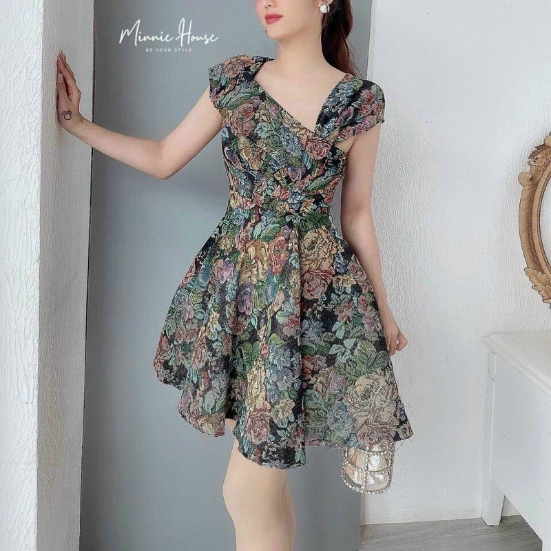 👍Đầm hoa bố cao cấp xịn xò hơn nhé.