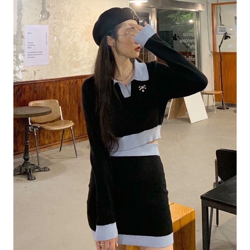 Set áo croptop tay dài cổ polo và chân váy len kiểu học sinh