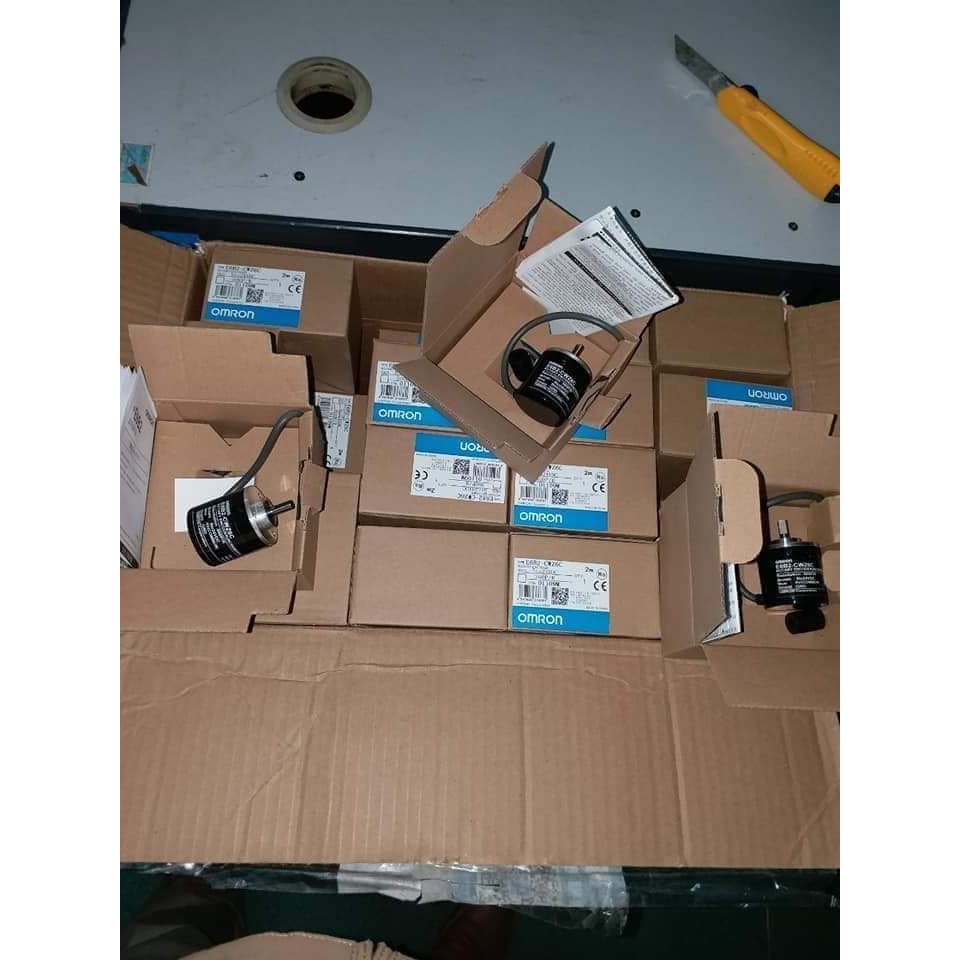 Encorder E6B2-CWZ6C omron 100 xung, 200 xung, 360 xung,400 xung,500 xung 1024 xung, 1000 xung, 200, 600 xung,2000 xung