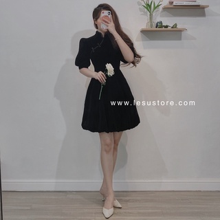 ẢNH TỰ CHỤP Đầm xoè cổ tàu