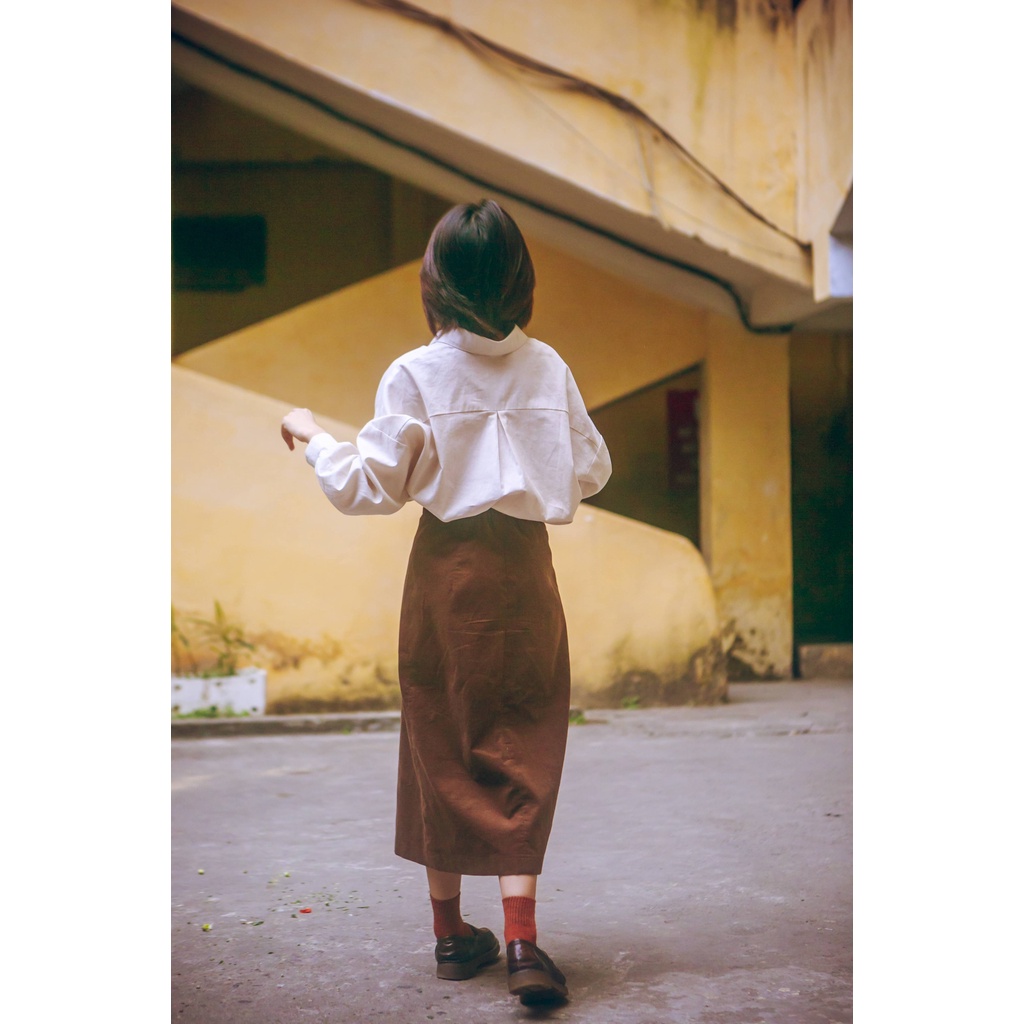 Chân váy nâu nhung tăm