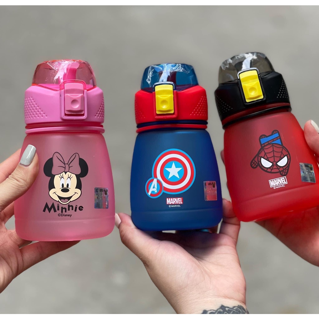 Bình nước Disney chính hãng cho bé yêu nhựa Tritan rất xinh kèm dây treo