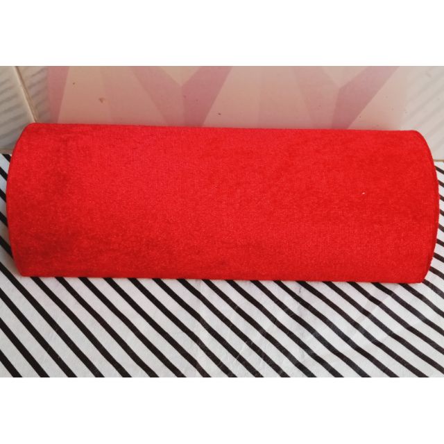 Trụ nhung để vòng tay