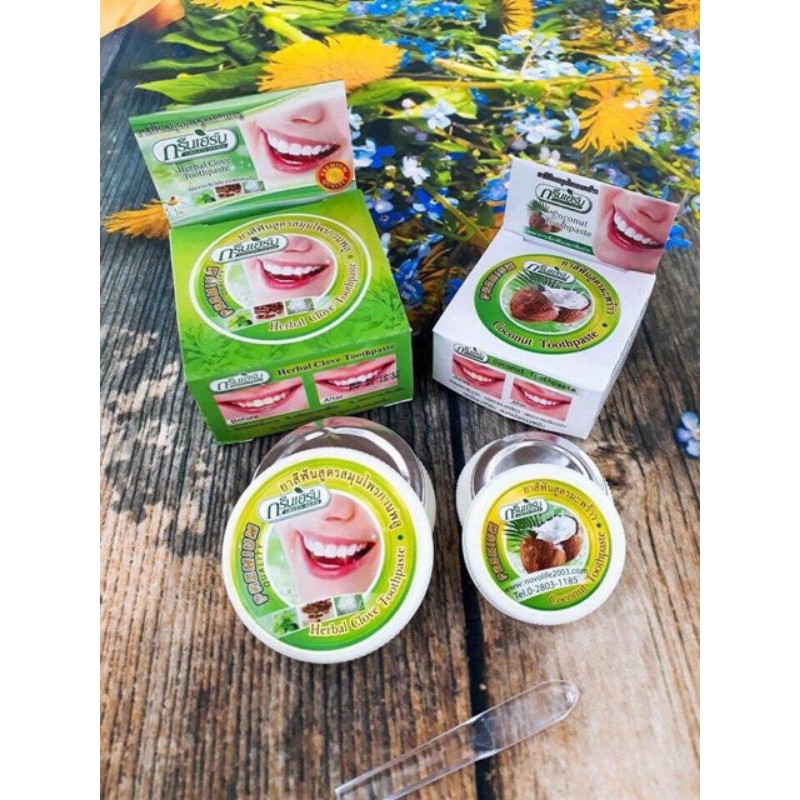 Kem tẩy trắng răng Herbal Clove Toothpaste chính hãng Thái