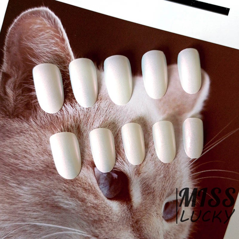 Set 24 Móng Tay Giả Trang Trí Nghệ Thuật Độc Đáo