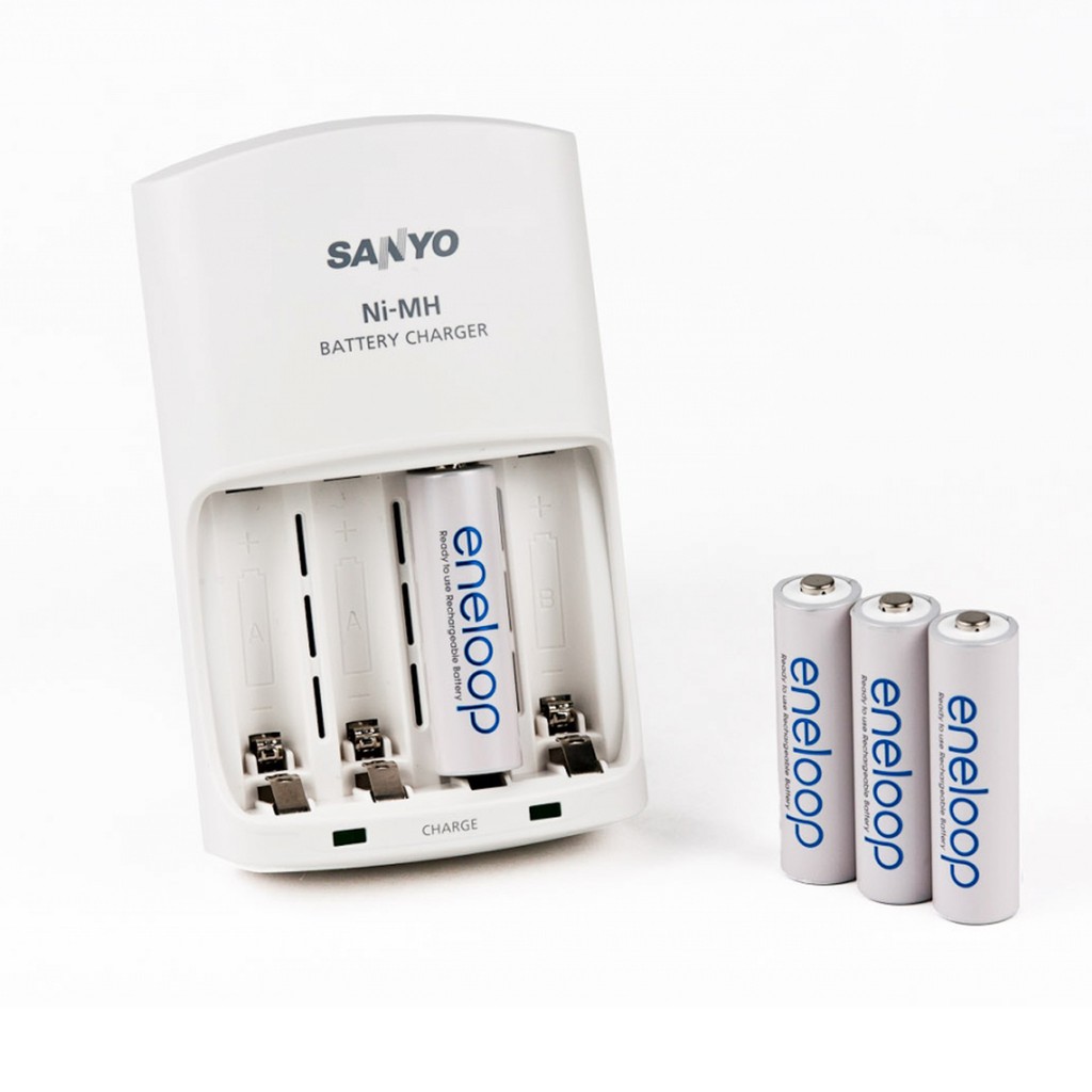 Bộ sạc pin Sanyo + vỉ 4 viên pin eneloop 1900mAh