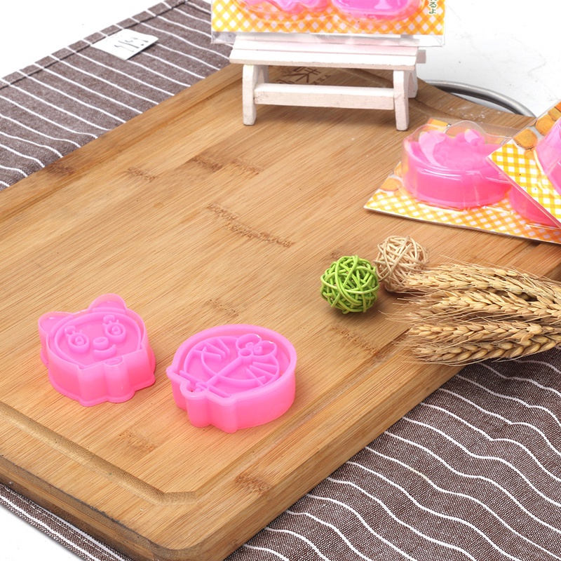 Set 2 Khuôn Làm Bánh Quy 3d Hoạt Hình Dễ Thương