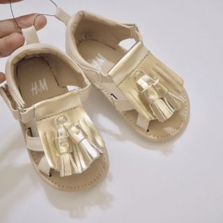 Sandal tua rua H M cho bé