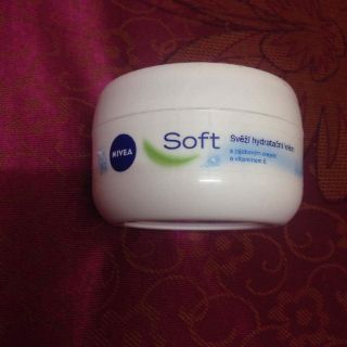 Kem dưỡng da Nivea soft