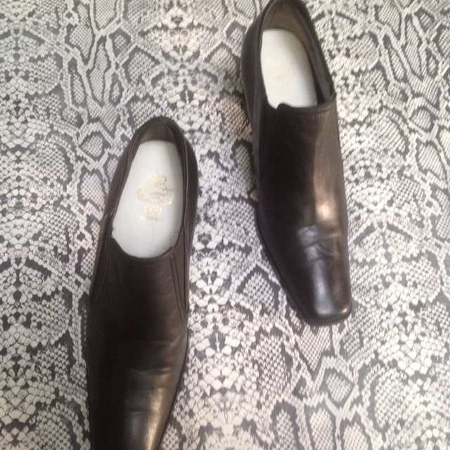BOOT 2- HAND CỔ THẤP TRADEMARK: BALENCIAGA SIZE : 36.5-37.5 DA THẬT HÀNG HIỆU - GIÁ YÊU THƯƠNG ........................