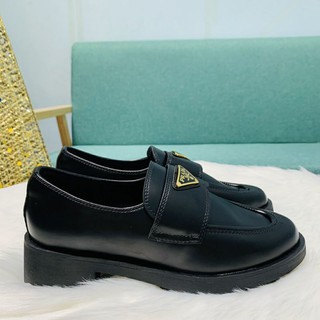 Giày tây công sở nữ Prada
