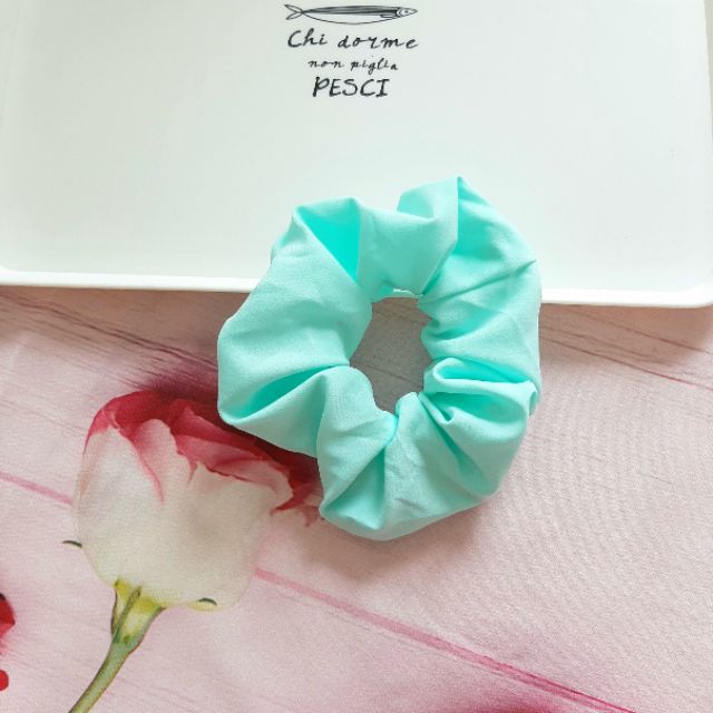 Cột tóc Scrunchie