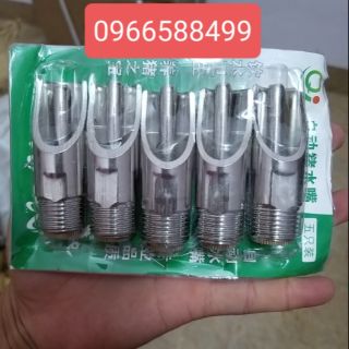 Núm uống nước tự động cho heo