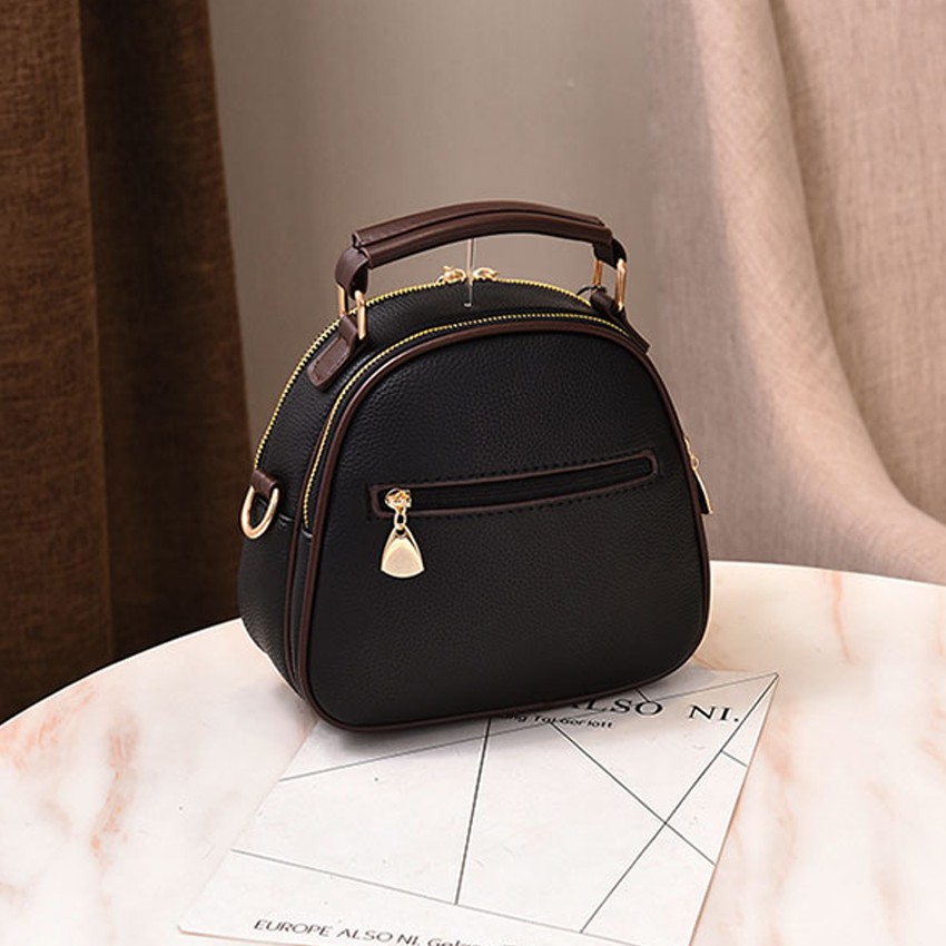 Túi đeo chéo nữ kèm quả bông HOTTREND  Túi đeo chéo nữ Hàn Quốc cao cấp Deli_store