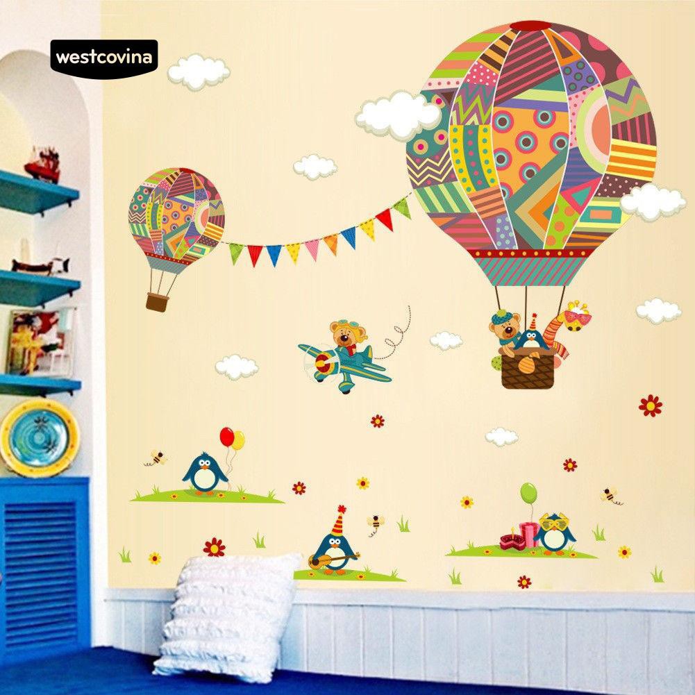 Miếng dán tường trang trí hình những khinh khí cầu dễ thương