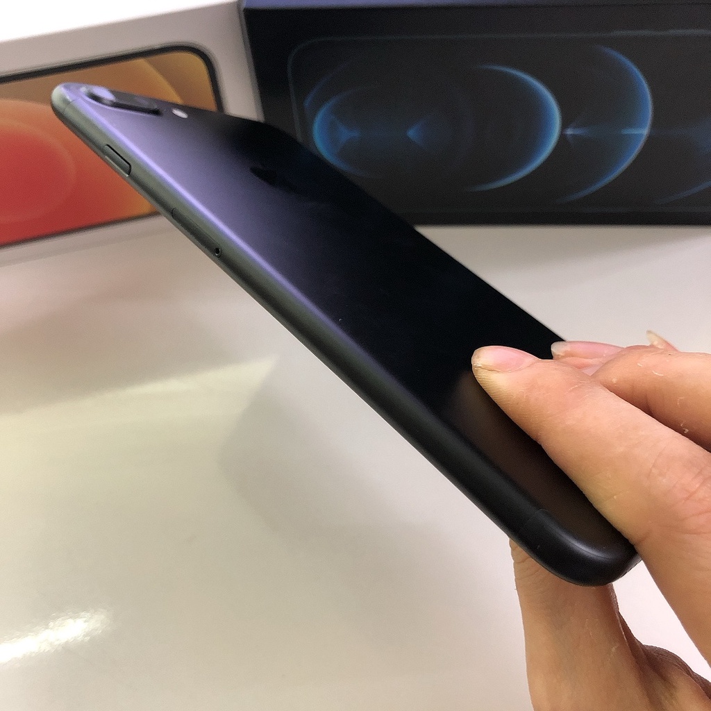 Điện thoại khung nhôm nguyên khối i.p 7 plus Dung lượng 64/128/256GB Màn hình lớn .BH 12tháng