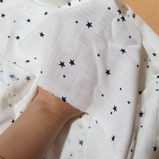 Ảnh chụp Vải đũi trắng xước hình sao dùng làm vải may váy áo mùa hè siêu mát (120x150cm) tại Hà Nội