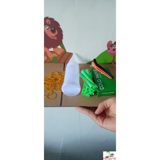 Bộ dụng cụ nhuộm tóc gồm có 10 trục uốn tóc, 2 kẹp vịt và 1 bình tra dung dịch uốn, 100gr dây thun, giấy uốn lạnh
