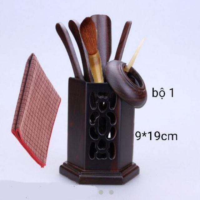 Bộ phụ đạo pha trà công phu chất liệu gỗ đàn hương đen mô phỏng bình hoa