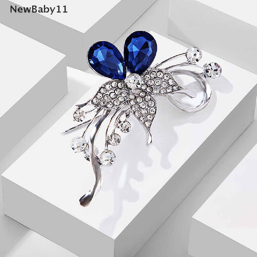 Ghim Cài Áo Hình Hoa Năm Cánh Đính Đá Pha Lê