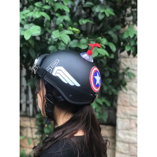 Mũ bảo hiểm 1/2 CAPTION Captain american (KHIÊN) +KÍNH PHI CÔNG+CHONG CHÓNG