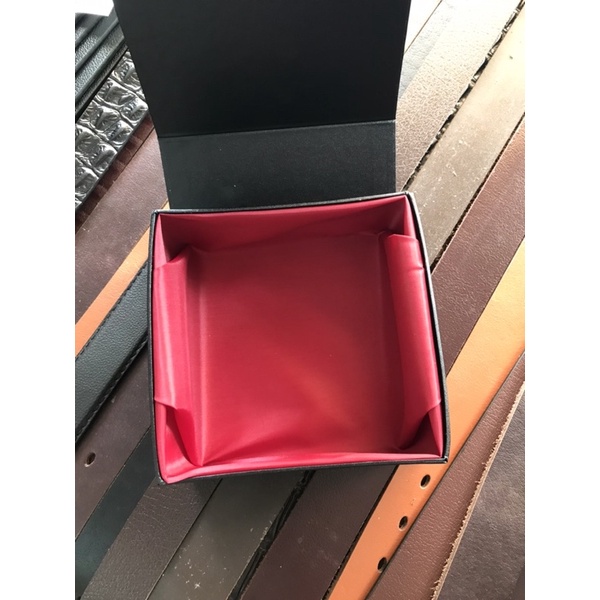 Hộp đựng dây lưng - hộp hít nam châm