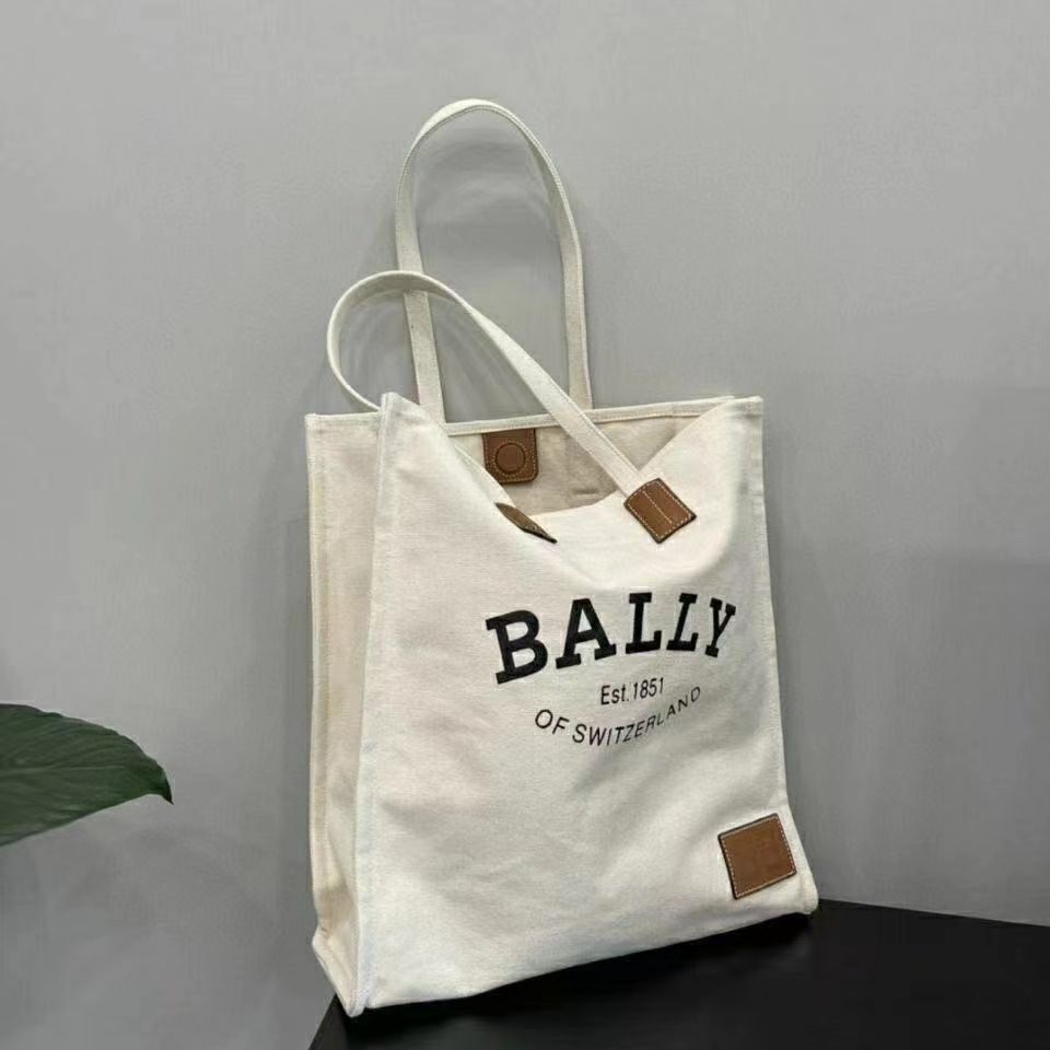 BALLY Túi Tote Vải Canvas Cỡ Lớn Phối Khóa Nam Châm Cá Tính