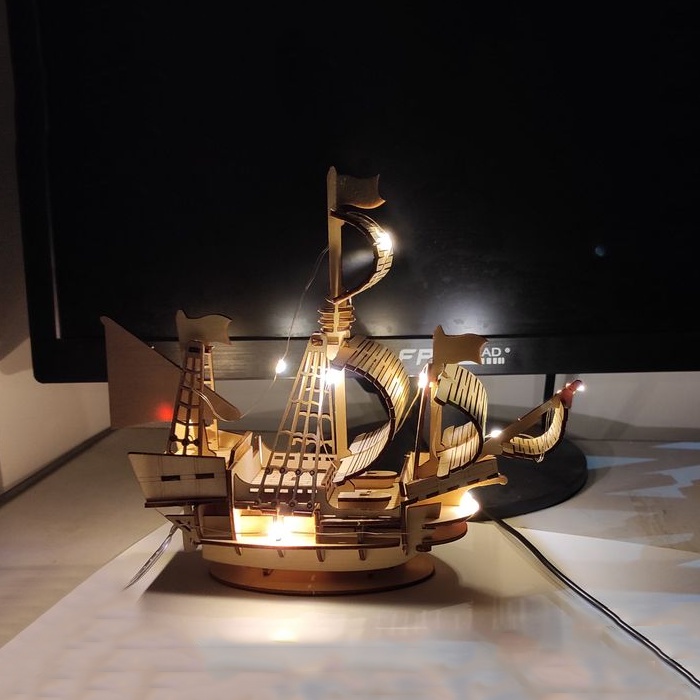 Đồ chơi lắp ráp gỗ 3D Mô hình Thuyền Buồm Sailing Ship - Tặng kèm đèn LED